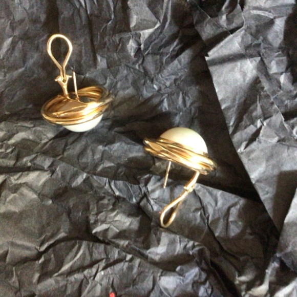 14K Mabe Pearl Earrings - Picture 5 of 7